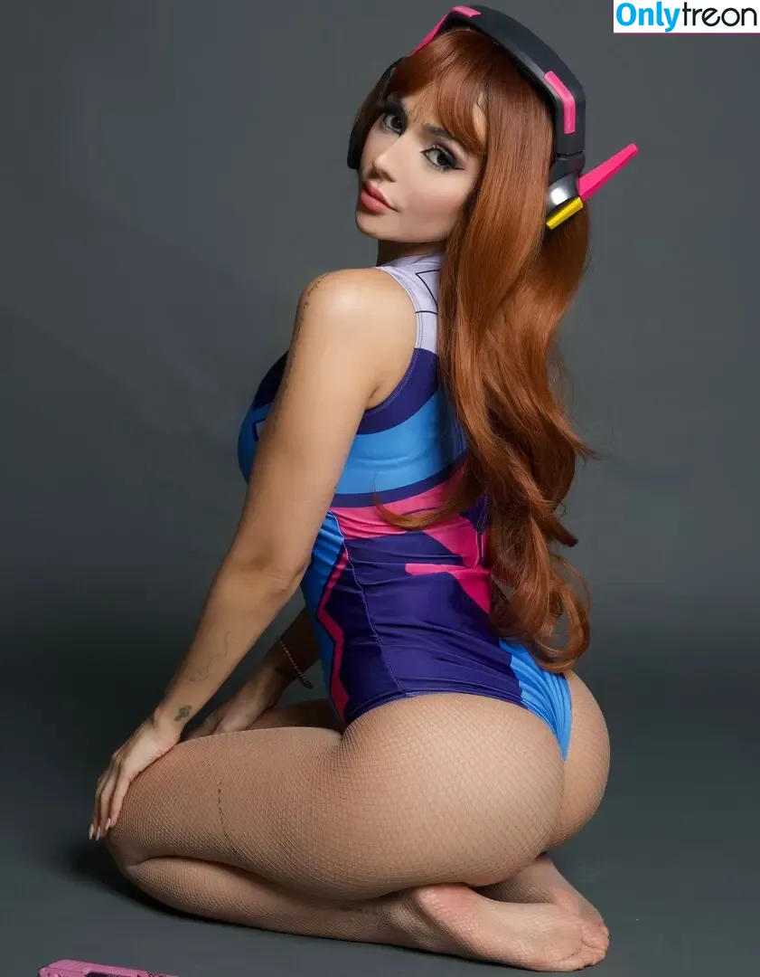 Nyvi Estephan nude photo #0800 (Discussão / nyvi_estephan / nyviestephan)