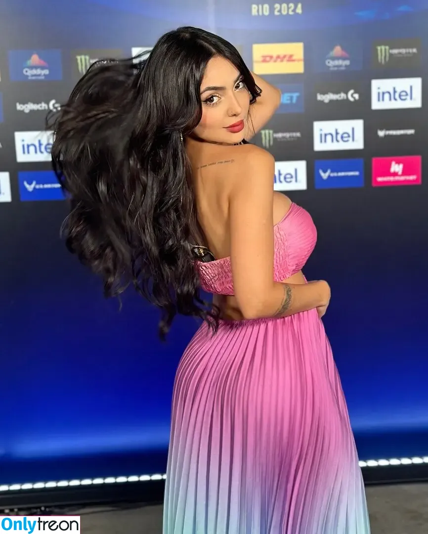 Nyvi Estephan nude photo #0824 (Discussão / nyvi_estephan / nyviestephan)