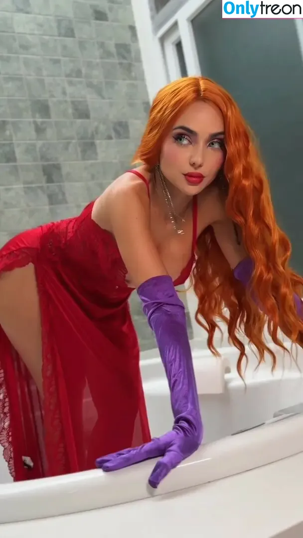Nyvi Estephan nude photo #0880 (Discussão / nyvi_estephan / nyviestephan)