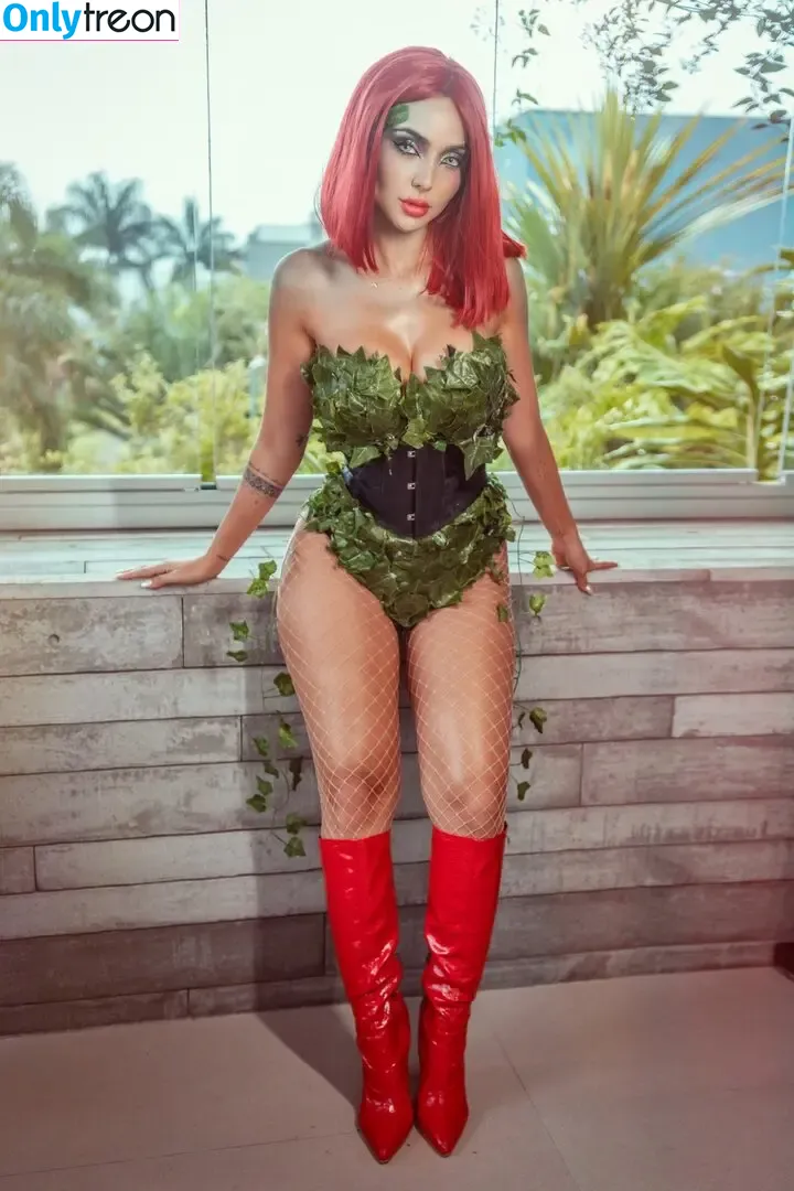 Nyvi Estephan nude photo #0948 (Discussão / nyviestephan)