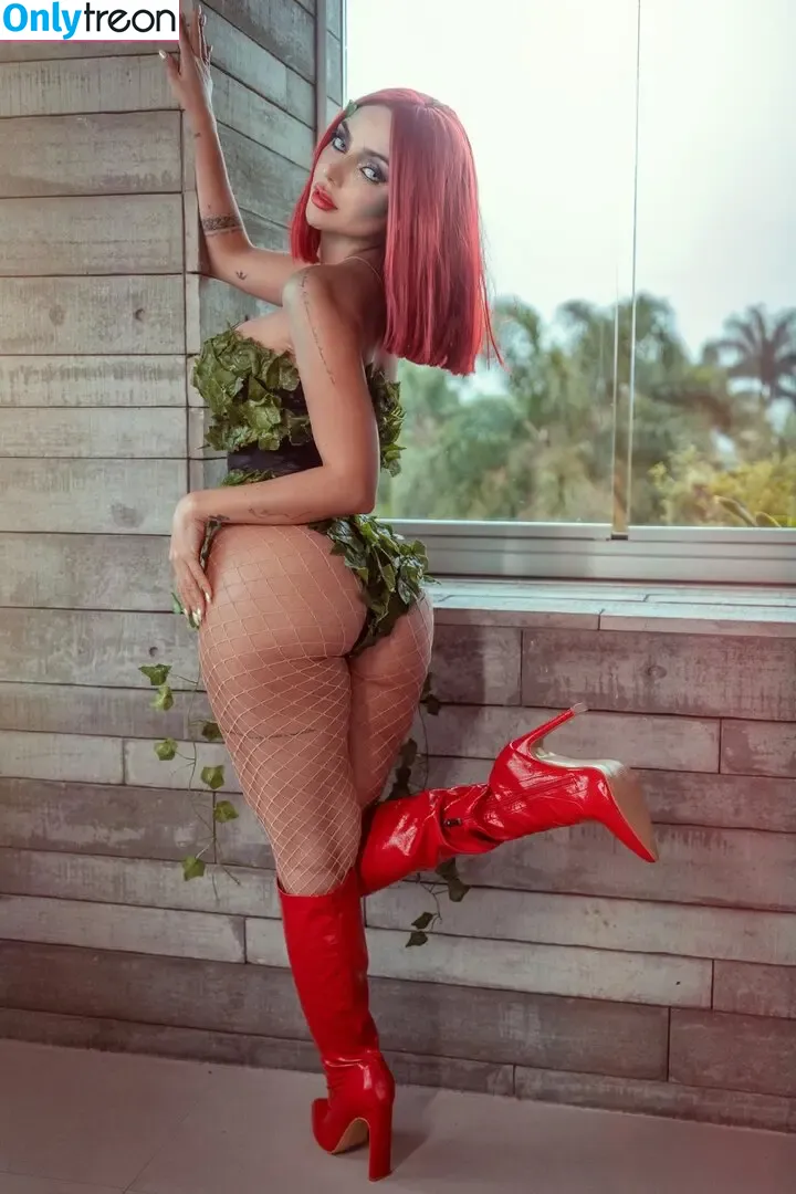 Nyvi Estephan nude photo #0953 (Discussão / nyviestephan)