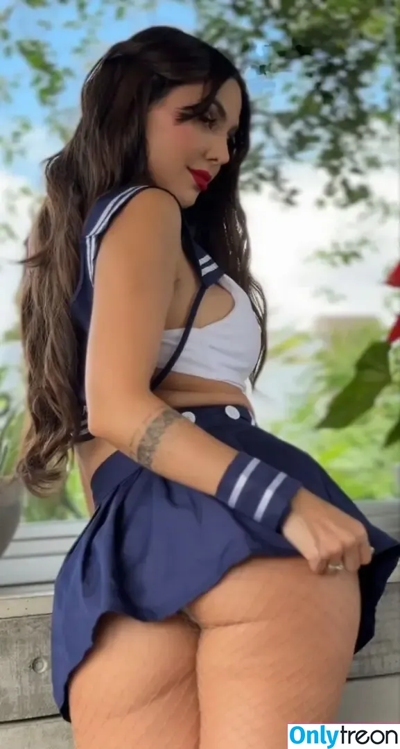 Nyvi Estephan nude photo #0967 (Discussão / nyviestephan)