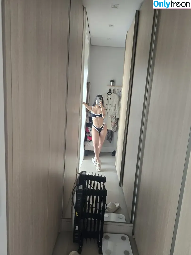 Nyvi Estephan nude photo #1137 (Discussão / nyvi_estephan / nyviestephan)