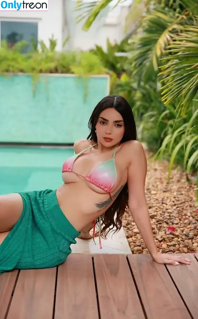 Nyvi Estephan голая photo #1167 (Discussão / nyvi_estephan / nyviestephan)