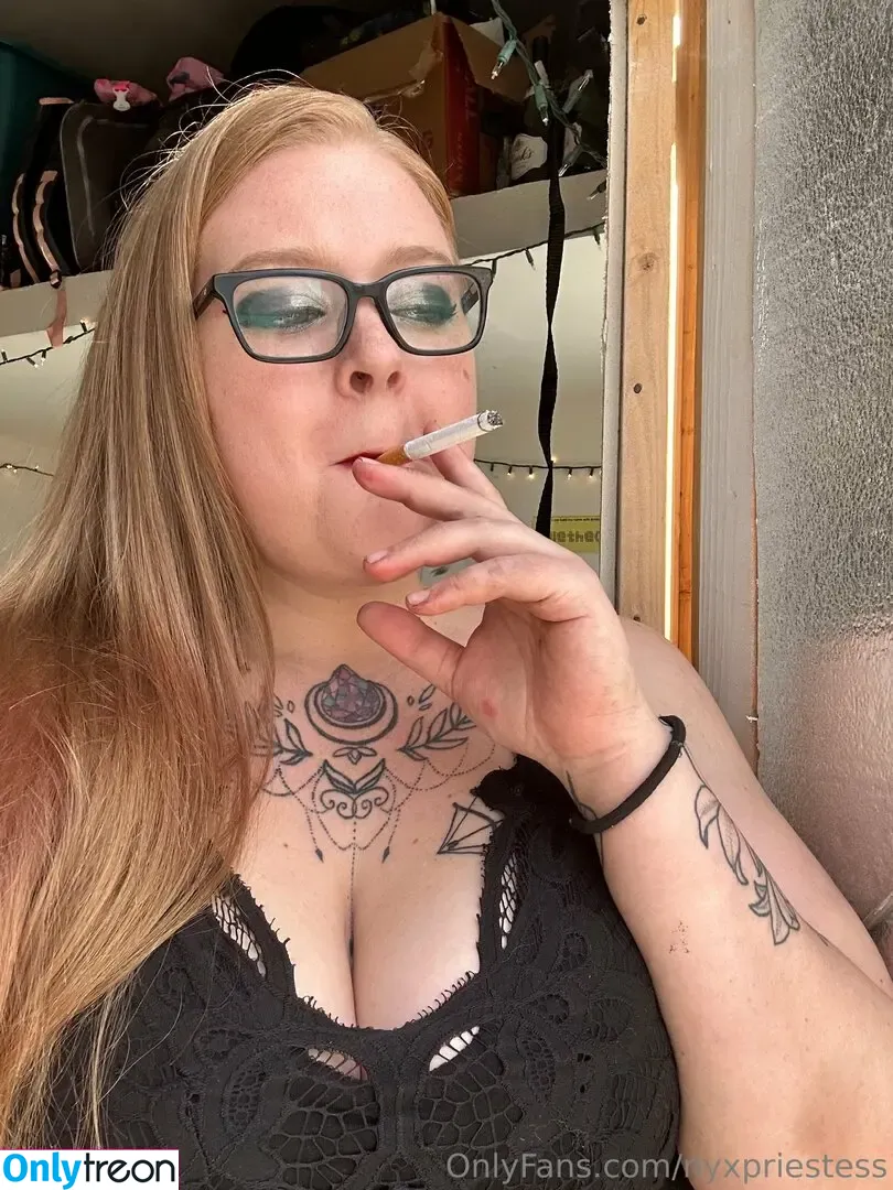 nyxpriestess голая photo #0002 (nyxpride)