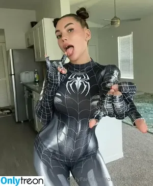 observinglalatv / observingllala nude photo #0007