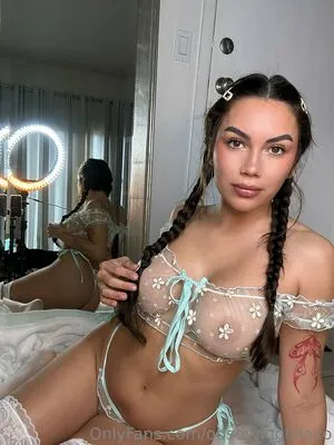 observinglalaxo / Lala / observinglala / skygirlxo / skygirlxxo nude photo #0001
