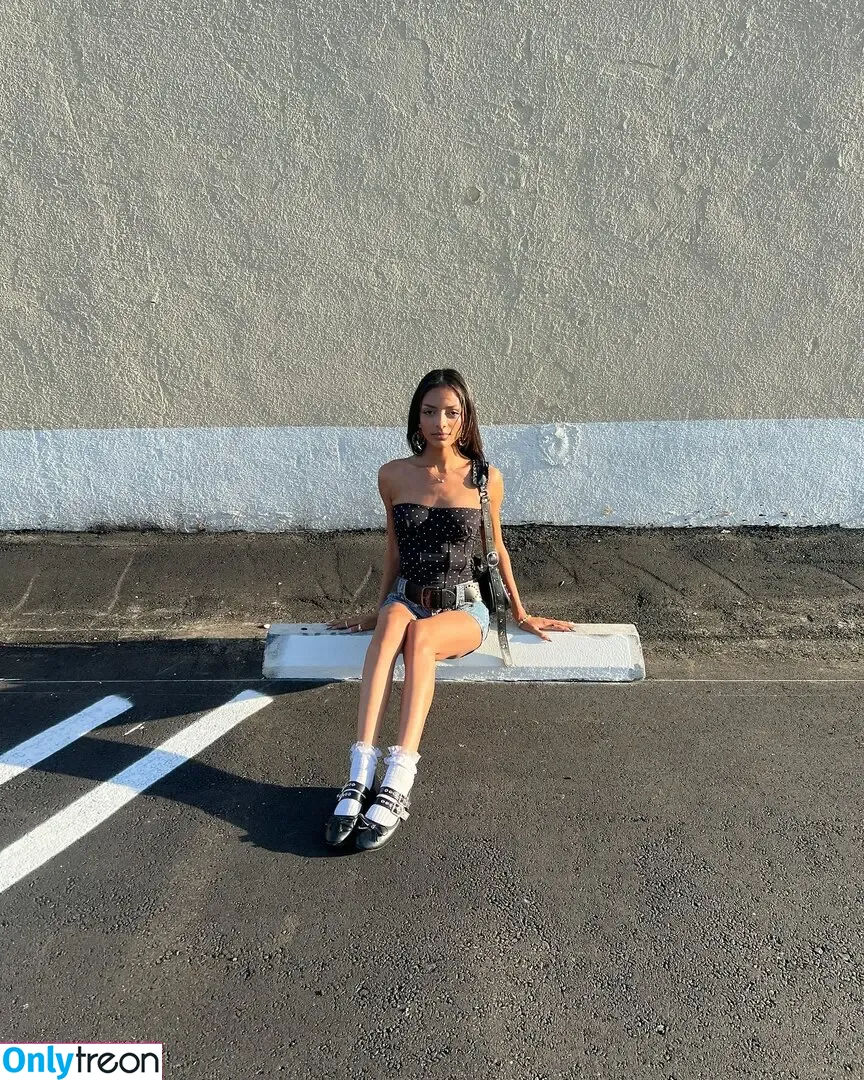 Official.Anaiis nude photo #0115 (React girl)