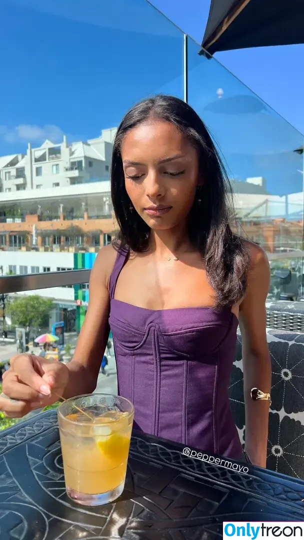 Official.Anaiis голая photo #0161 (React girl)