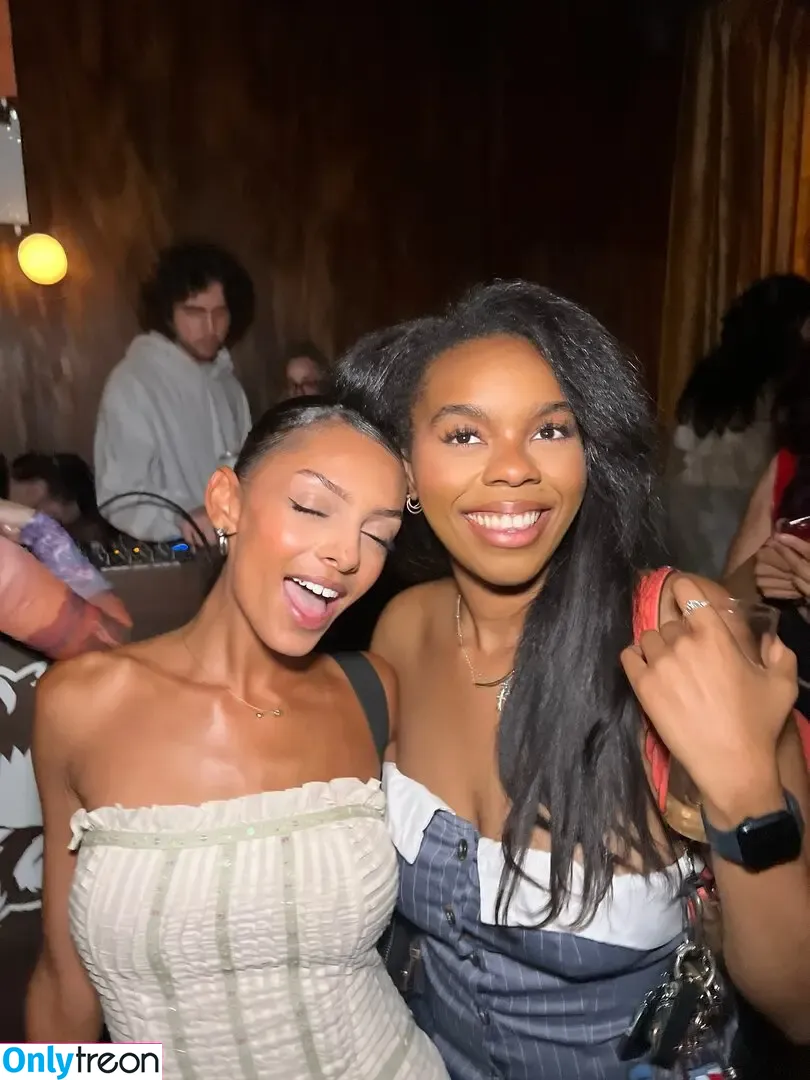 Official.Anaiis голая photo #0173 (React girl)