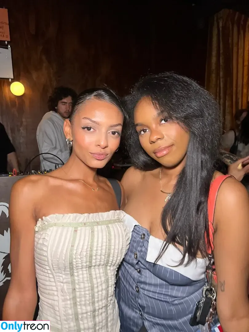 Official.Anaiis голая photo #0175 (React girl)