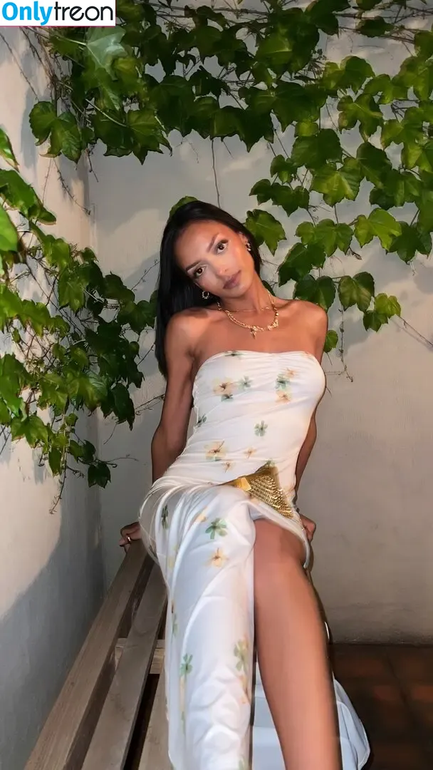 Official.Anaiis голая photo #0182 (React girl)