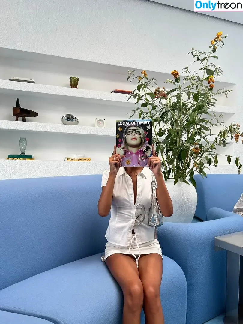 Official.Anaiis голая photo #0189 (React girl)