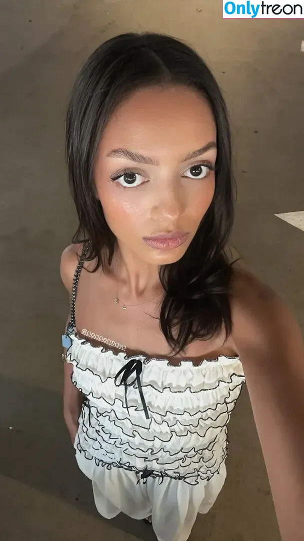 Official.Anaiis голая photo #0200 (React girl)