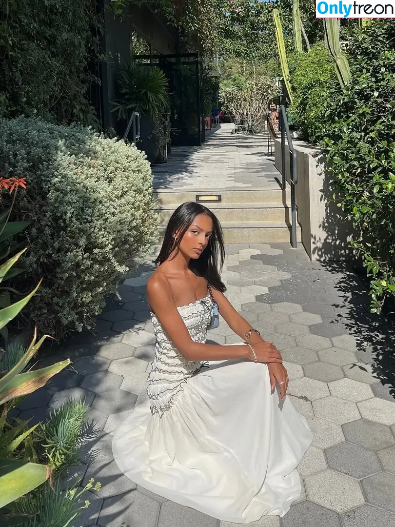 Official.Anaiis голая photo #0203 (React girl)