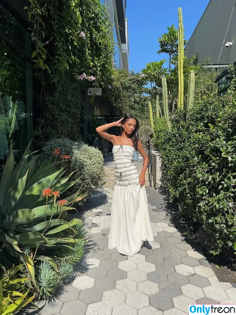 Official.Anaiis голая photo #0204 (React girl)