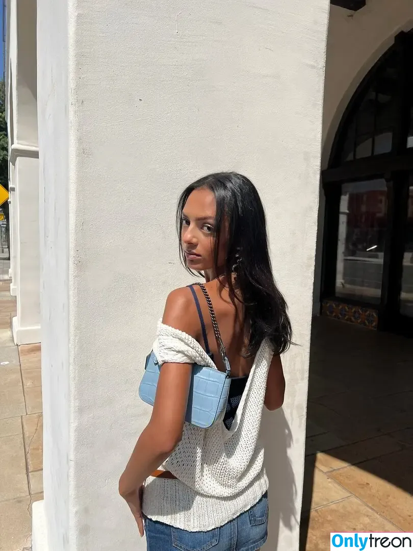 Official.Anaiis голая photo #0206 (React girl)