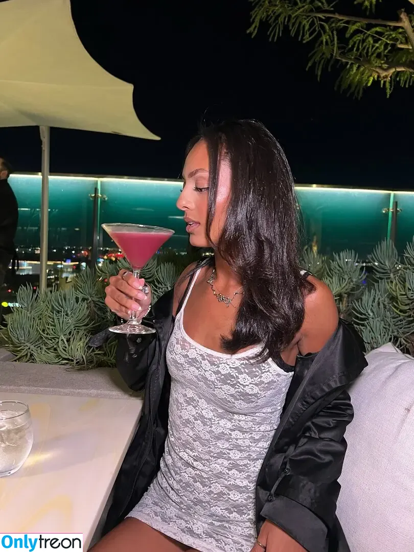 Official.Anaiis голая photo #0222 (React girl)