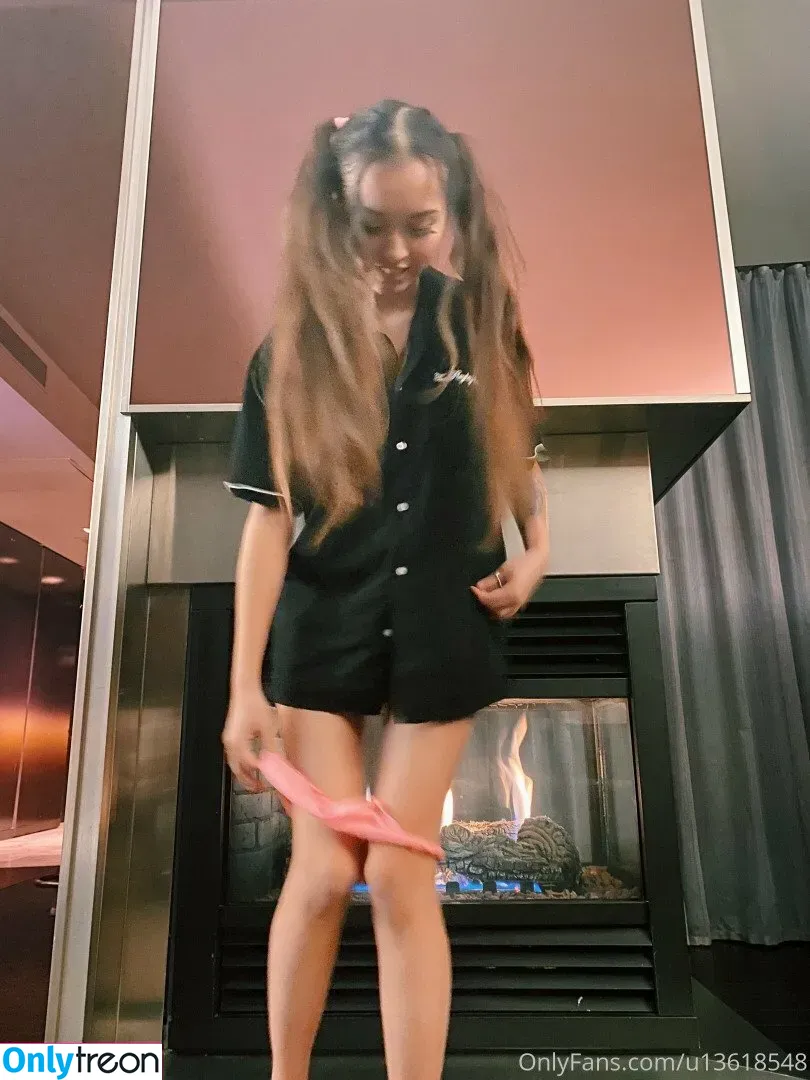 Official Kendama Babe nude photo #0030 (kendamababe / officialkendamababe)