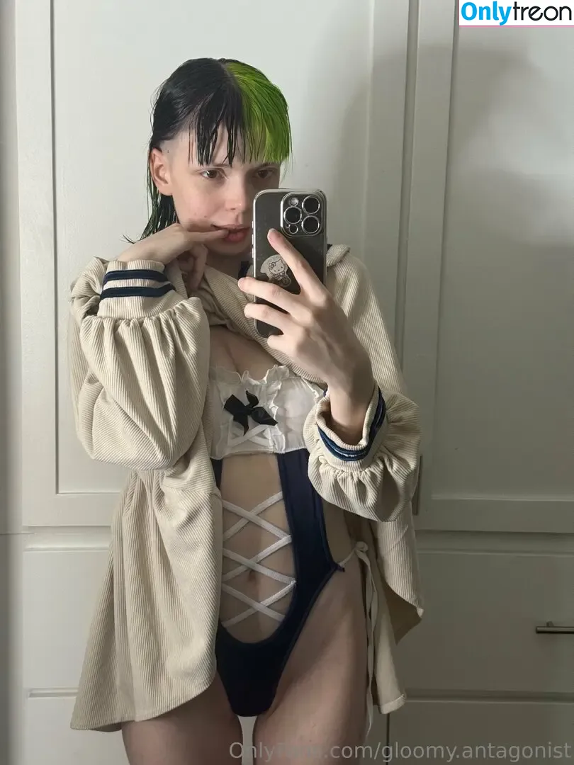 officialdrearydrab nude photo #0040 (radskaterdog)