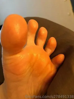 officialfeetforfun / officialeman__ nude photo #0018