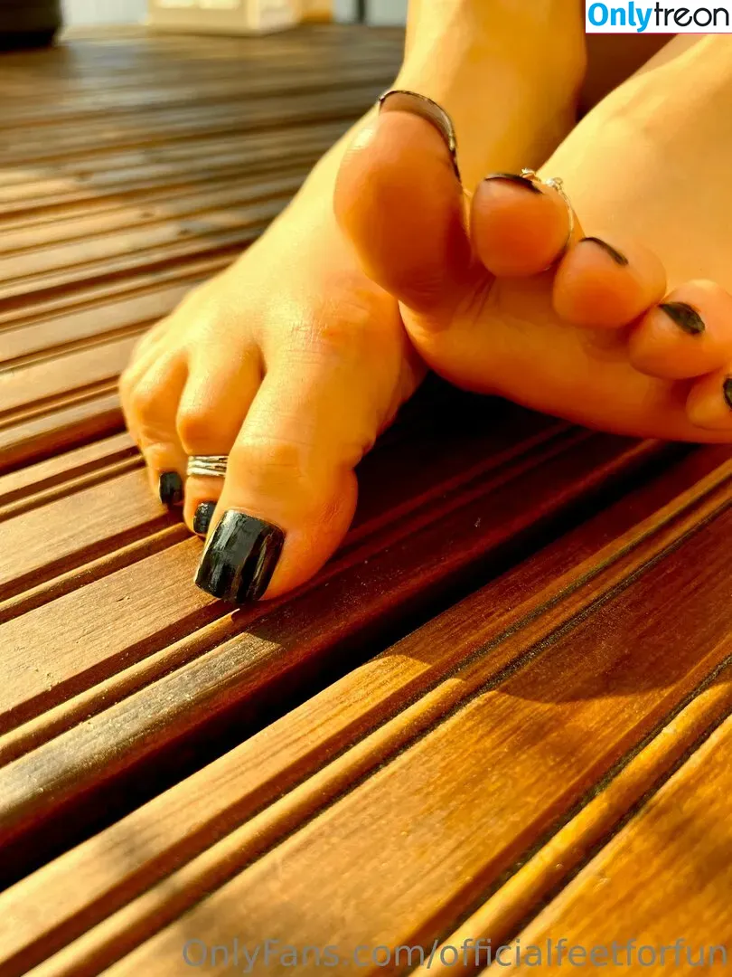 officialfeetforfun nude photo #0095 (officialeman__)