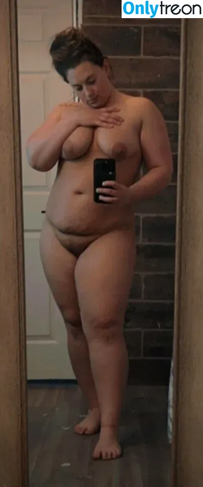 OfficiallymommingYou nude photo #0020 (MarkieNextDoor / officiallymomingyou)