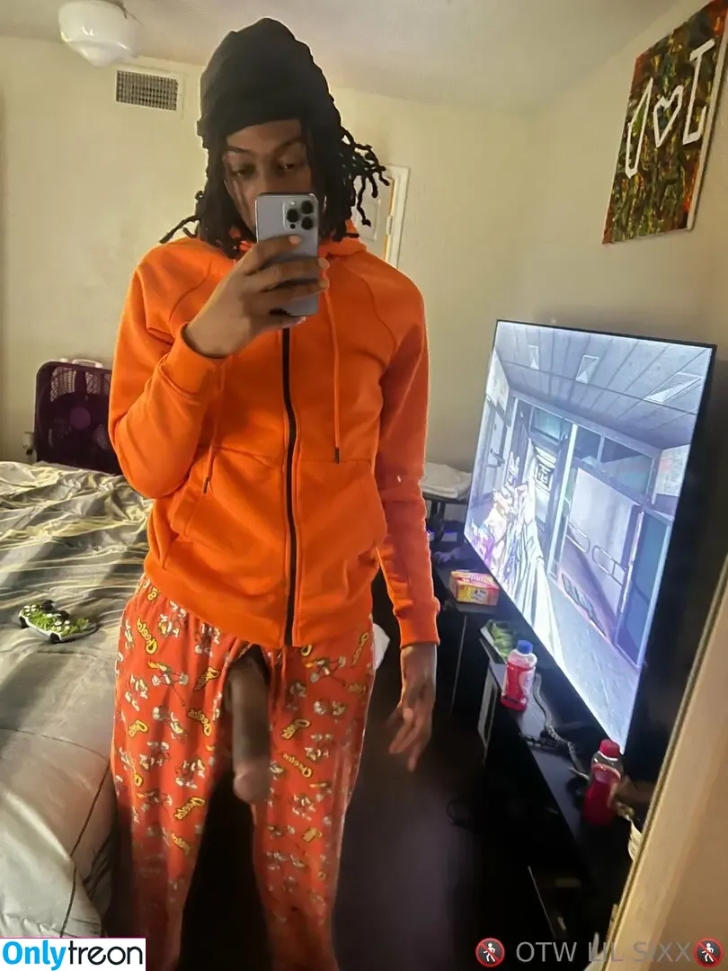 officialotwlilsixx nude photo #0055 (travels_with_lo)