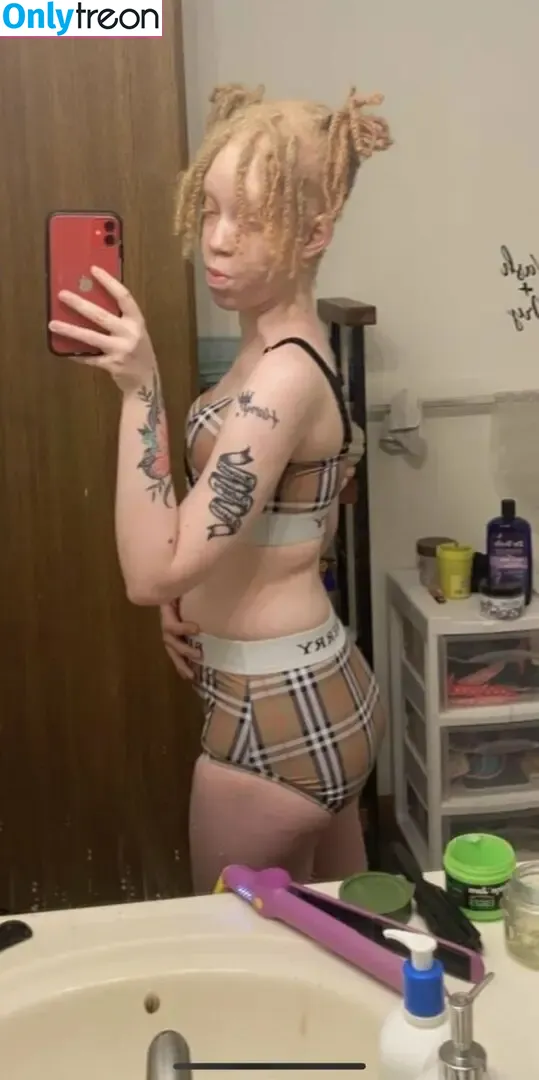 OfficialShayydee nude photo #0005 (Shayydee / Sushiegushiee / msushiegushie / msushiegushiee / officialxshayydee)