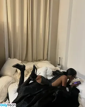  nude photo #0007