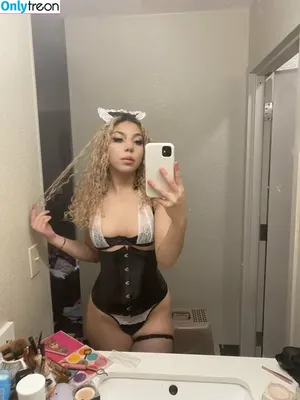 Ogeybogey / ogeybogeyogey nude photo #0001