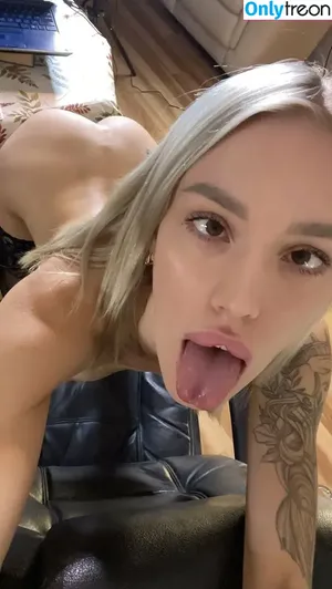 ohbabykelly / obk_elly nude photo #0009