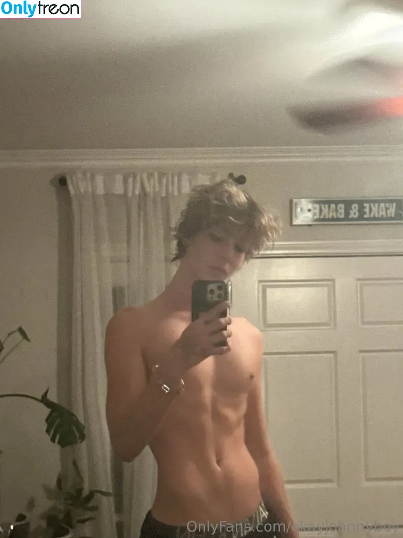 okayjohnnyboy nude photo #0081 (okjohnnyboy)