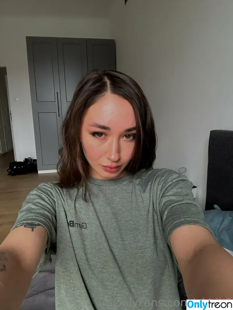 okhik0 nude photo #0131 (kh0k0)