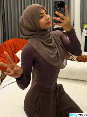 OklinFia / OklinFiaPutri nude photo #0049