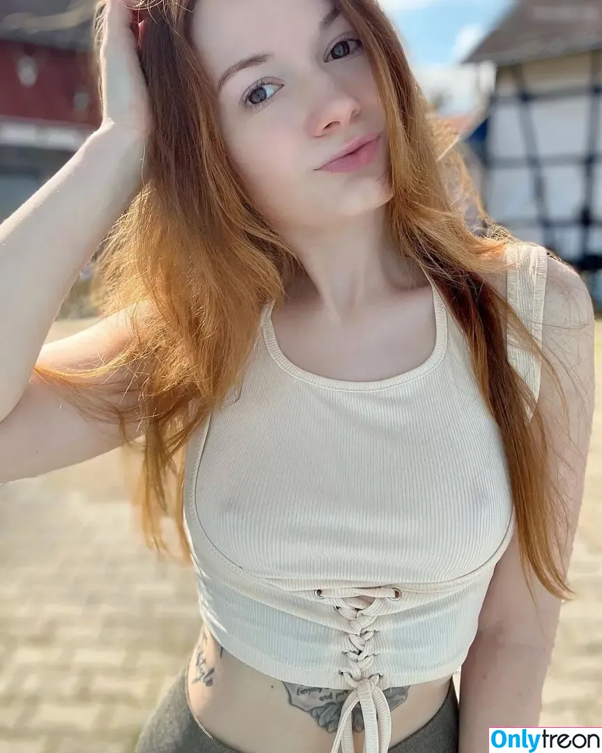 Oktobermaedchen nude photo #0005 (_oktobermaedchen._ / skyress_vip)
