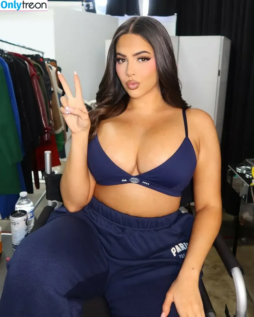 Olenia Caymares nude photo #0001 (oleniacaymares)