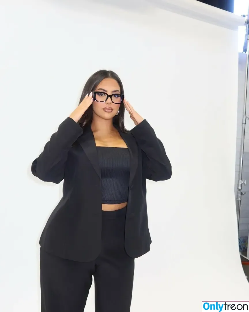 Olenia Caymares nude photo #0002 (oleniacaymares)