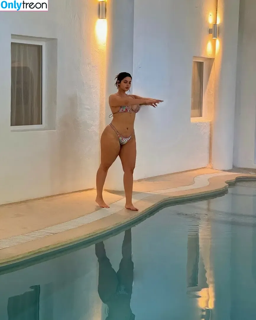 Olenia Caymares nude photo #0005 (oleniacaymares)