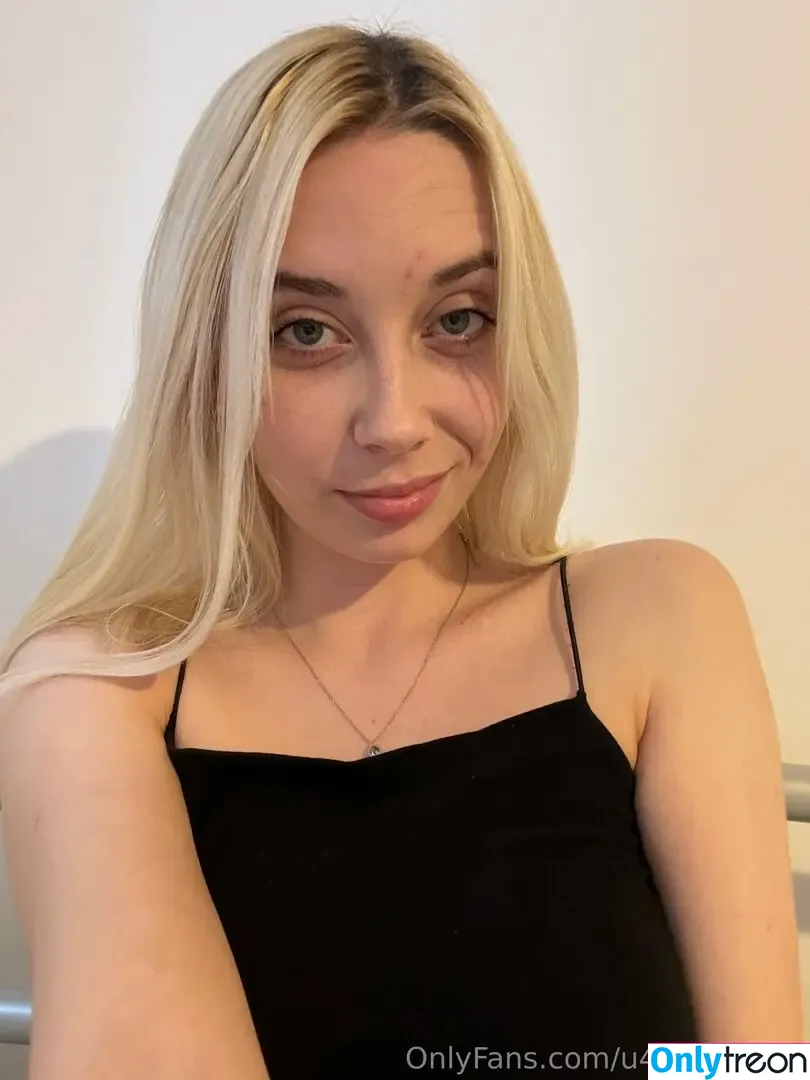 olesya_19 голая photo #0001 (olesya19)