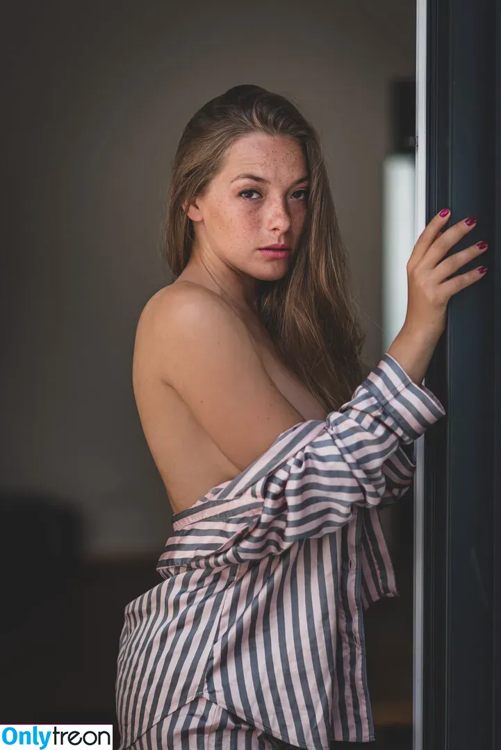 Olga Kobzar nude photo #0518 (bugs_bunny_gf)
