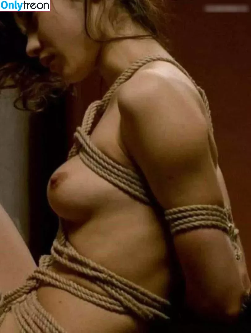 Olga Kurylenko nude photo #0272 (Olga Kurylenko)
