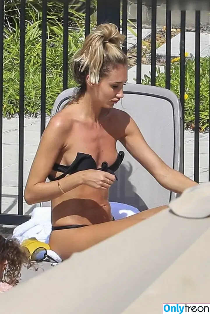 Olivia Attwood nude photo #0132 (oliviajade_attwood / oliviajadeattwood)