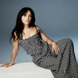 Olivia Cooke / livkatecooke nude photo #0035