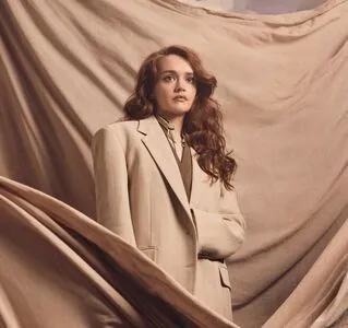 Olivia Cooke / livkatecooke nude photo #0175