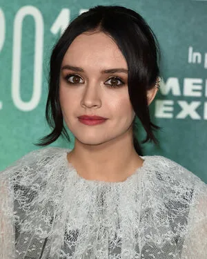 Olivia Cooke / livkatecooke nude photo #0216
