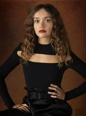 Olivia Cooke / livkatecooke nude photo #0273