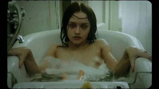 Olivia Cooke / livkatecooke nude photo #0362