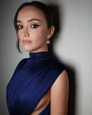 Olivia Cooke / livkatecooke nude photo #0384