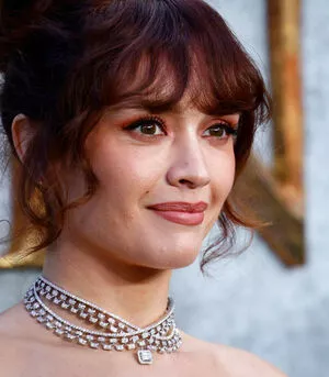 Olivia Cooke / livkatecooke nude photo #0441